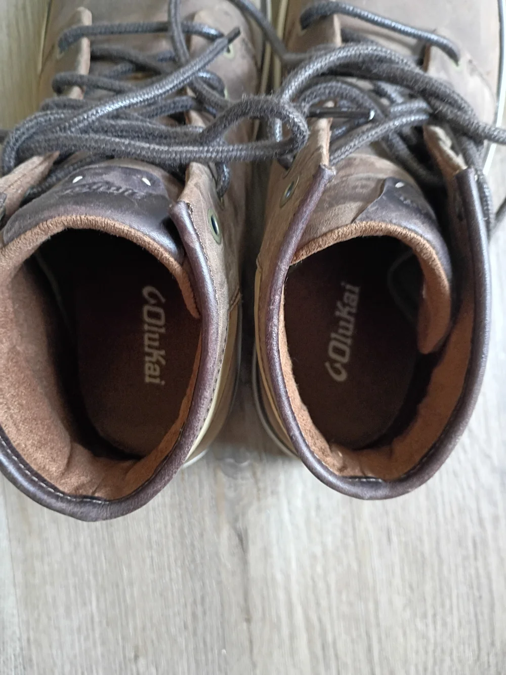 OluKai men leather